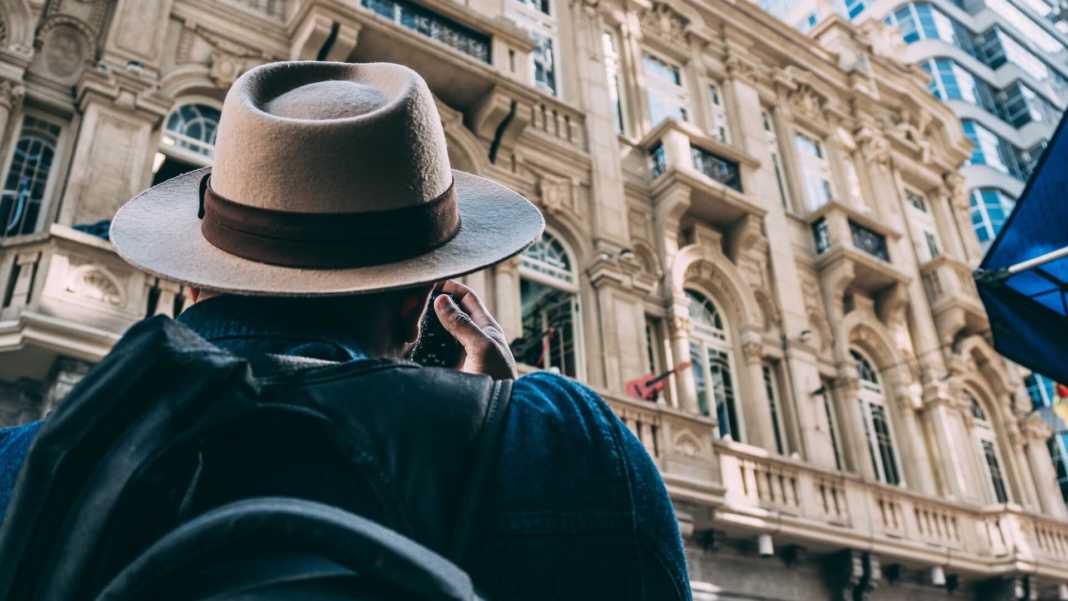travel tourist digital nomad